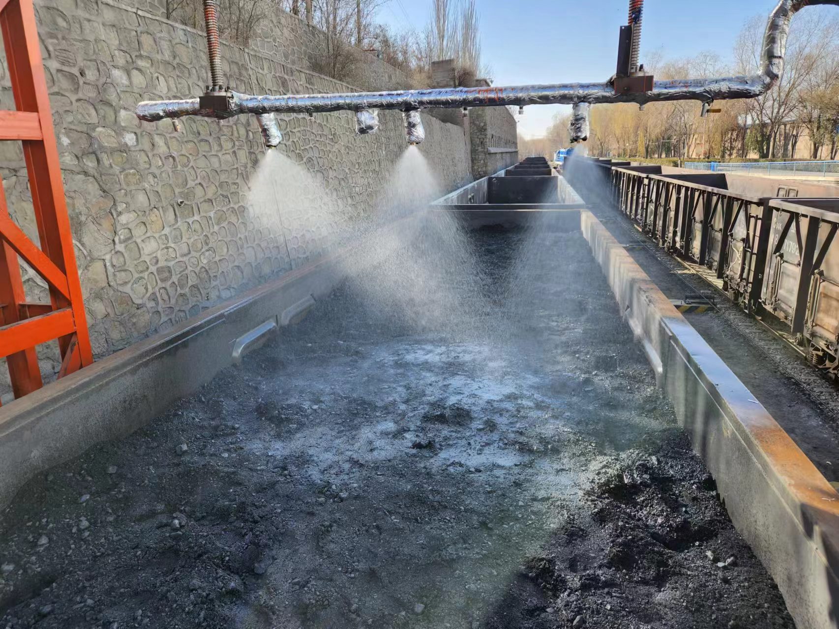 甘肅大水頭煤礦安裝抑塵噴灑設(shè)備